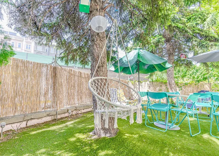 Cozy Danube With Garden Access & 15 Min To Center Apartment